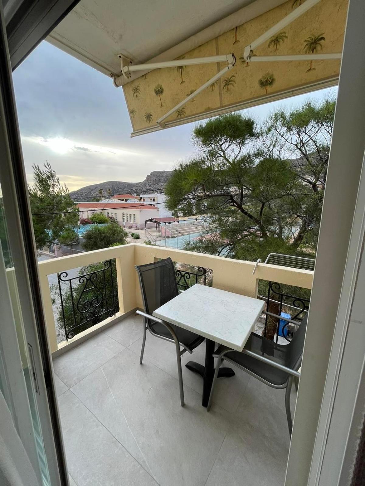 Mediterranean Sea Top Floor Palaiochora Esterno foto